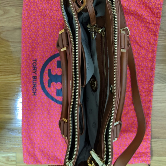 Tory Burch Brown Leather Double Zip Robinson Bag - Picture 6 of 9